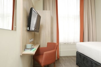 Cairn Hotel