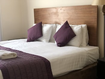 Cairn Hotel