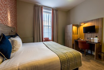 Cairn Hotel