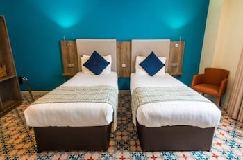 Cairn Hotel