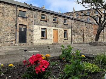 Cairn Hotel