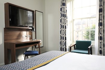Cairn Hotel