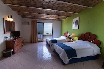 Decameron Los Cocos Guayabitos, Ramada All-Inclusive Resort