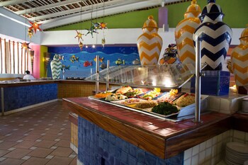 Decameron Los Cocos Guayabitos, Ramada All-Inclusive Resort