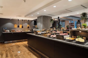 Clarion Hotel Admiral