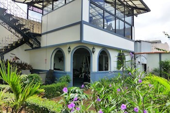 Santo Tomas Hotel