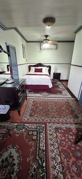 Santo Tomas Hotel