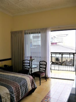 Santo Tomas Hotel