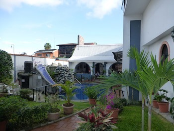 Santo Tomas Hotel