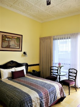 Santo Tomas Hotel