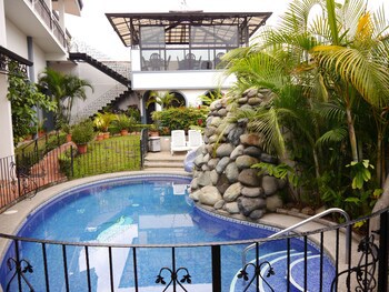Santo Tomas Hotel