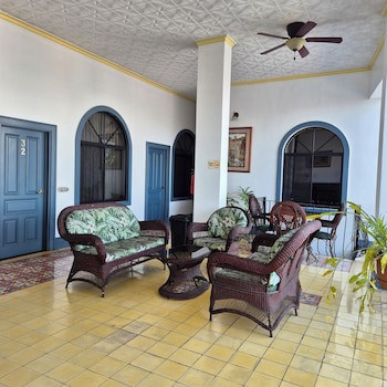 Santo Tomas Hotel