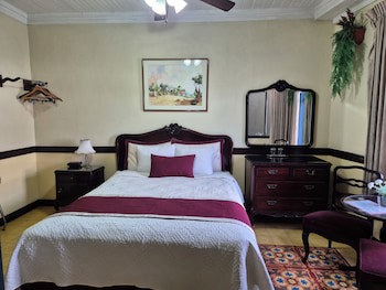 Santo Tomas Hotel