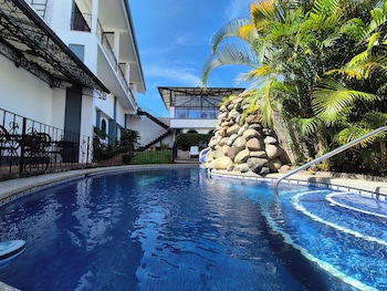 Santo Tomas Hotel