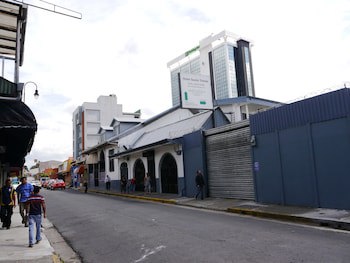Santo Tomas Hotel