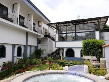 Santo Tomas Hotel