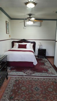 Santo Tomas Hotel