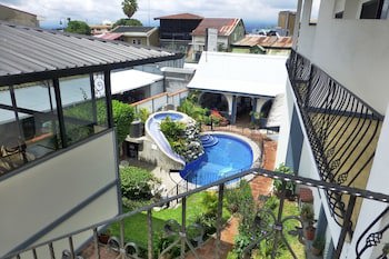 Santo Tomas Hotel