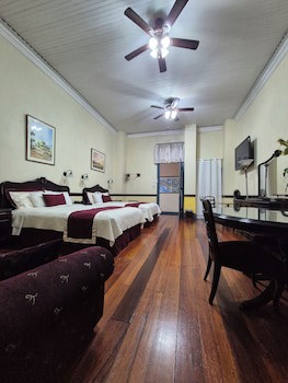 Santo Tomas Hotel