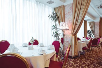 Premier Hotel Rus