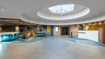 Holiday Inn London Gatwick - Worth, An Ihg Hotel