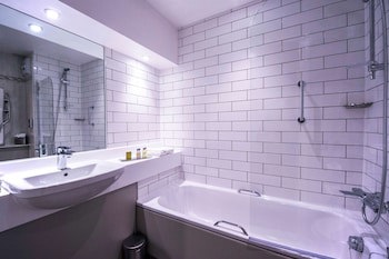 Doubletree By Hilton Cheltenham-Cotswolds
