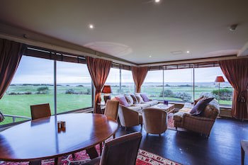 Royal Golf Hotel