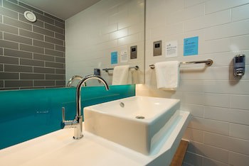 Holiday Inn Express Burton Upon Trent, An Ihg Hotel