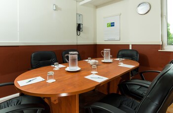 Holiday Inn Express Burton Upon Trent, An Ihg Hotel