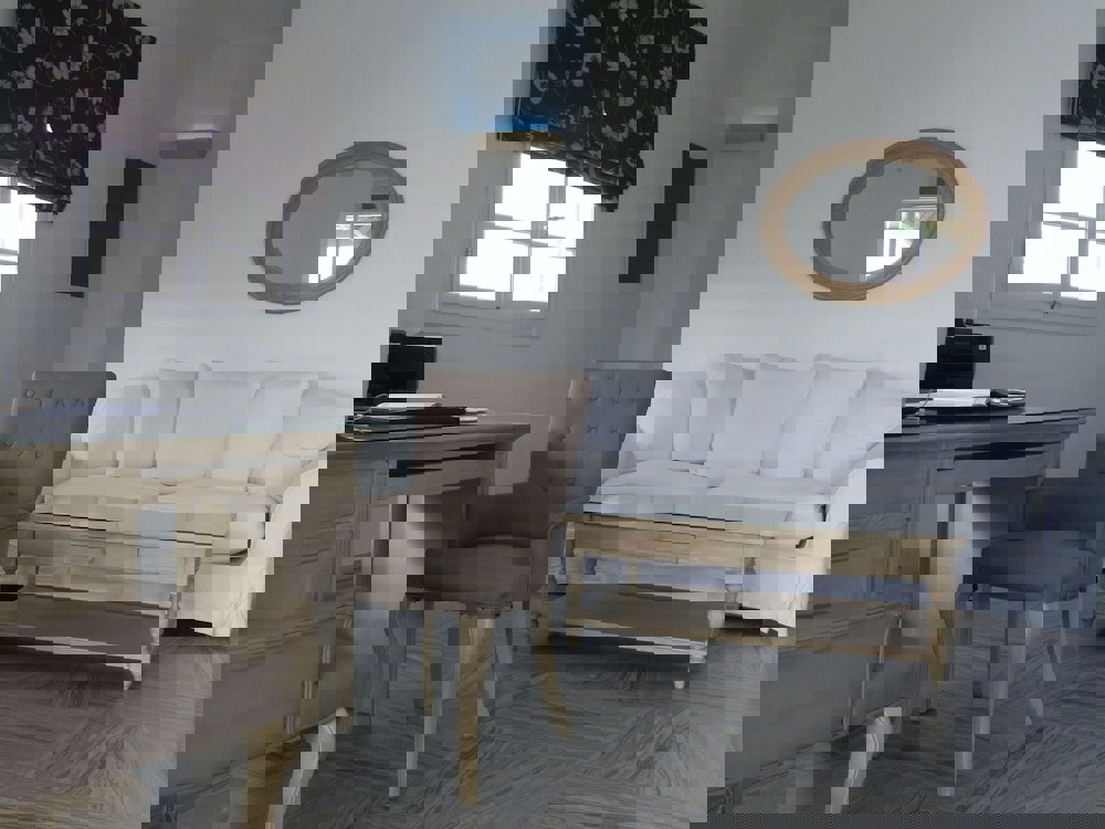 Adonis Hotel & Apartments