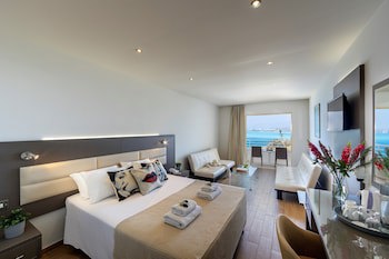 Queens Bay Hotel galeri fotoğrafı