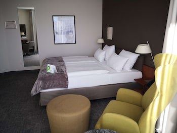First Inn Zwickau galeri fotoğrafı