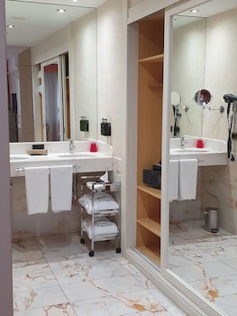 Best Western Premier Cmc Girona