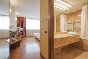 Montresor Hotel Tower galeri fotoğrafı