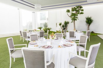 Delfines Hotel & Convention Center