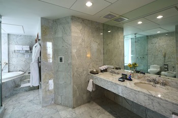 Delfines Hotel & Convention Center