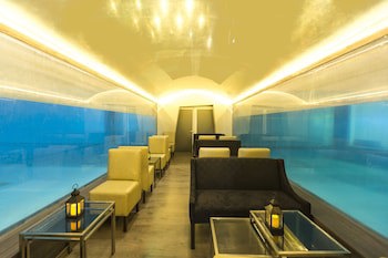 Delfines Hotel & Convention Center