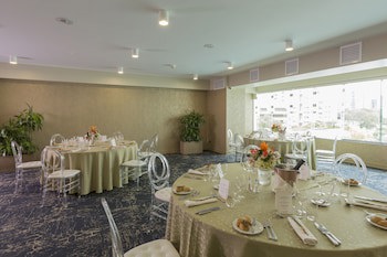 Delfines Hotel & Convention Center