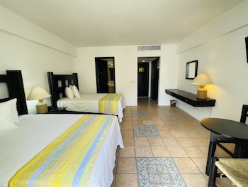Hotel Delfin Pv Beach Resort