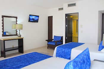 Hotel Delfin Pv Beach Resort