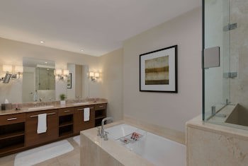 Bristol Panama, A Registry Collection Hotel