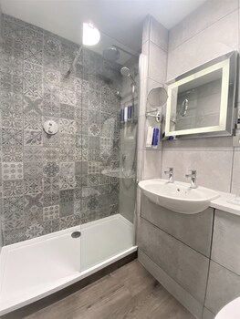 Best Western Premier Yew Lodge East Midlands Airport