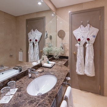Gefinor Rotana