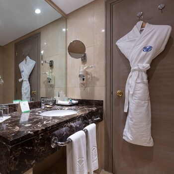 Gefinor Rotana