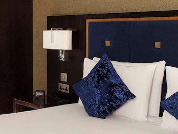Doubletree By Hilton Hotel Woking