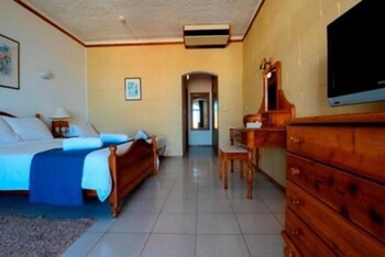 Cornucopia Hotel