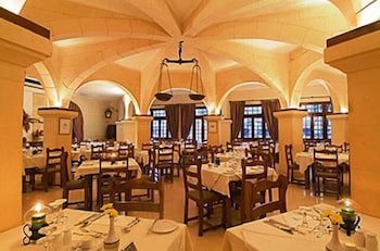 Cornucopia Hotel