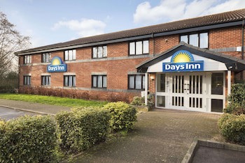 Days Inn By Wyndham Michaelwood M5