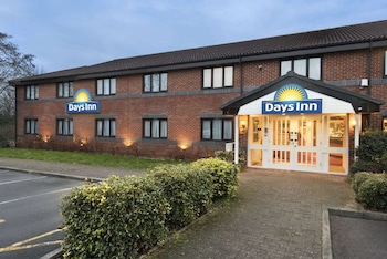 Days Inn By Wyndham Michaelwood M5