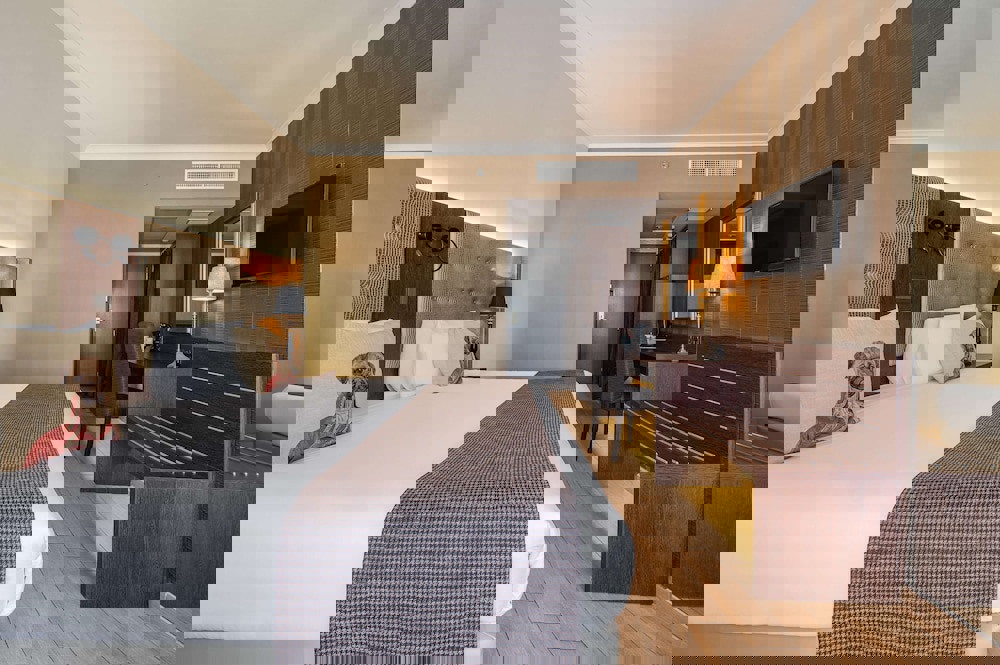 AX The Victoria Hotel